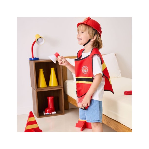 Brandmandss�t til b�rn � vest og tr�tilbeh�r med 8 dele