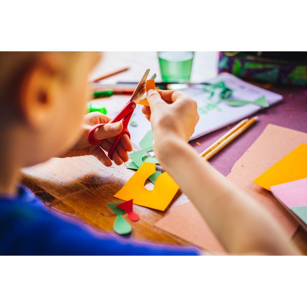 Fiskars børnesaks rød, venstre