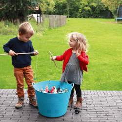 Fiskespil til B�rn med 6 Regnbue�nder og 2 Fiskest�nger | Scratch Active Play