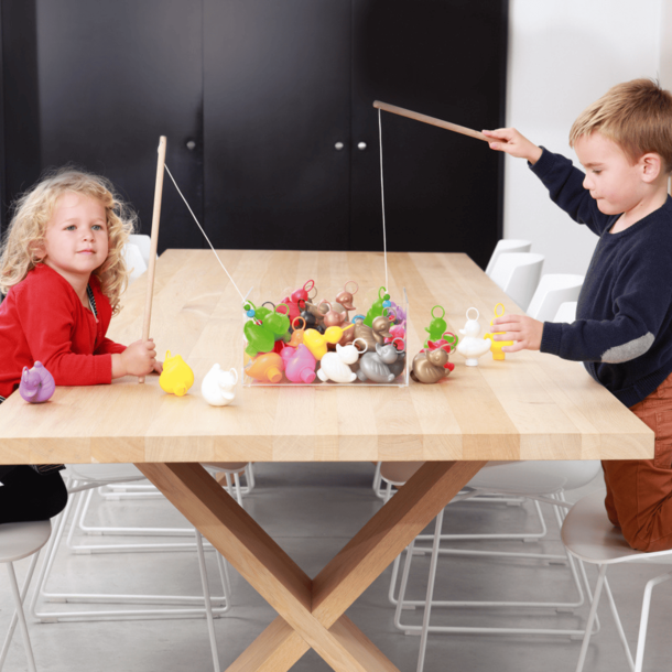 Fiskespil til B�rn med 6 Regnbue�nder og 2 Fiskest�nger | Scratch Active Play