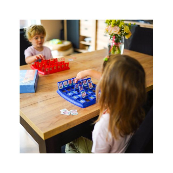 G�t hvem spil � klassisk familiespil med personer