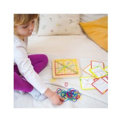 Geoboard i tr� med elastikker � l�ringsspil med 69 dele