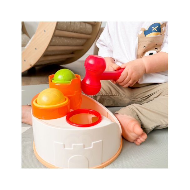Hamreleget�j med bolde � aktivitetsleget�j fra 12 mdr.