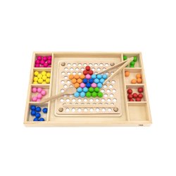 Kulf�ngst och f�rgmatchning i tr� � Montessori-inspirerat l�rspel