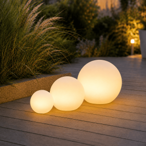 Solcelle LED lyskugler � 3 stk s�t �20, �25 og �30 cm til haven