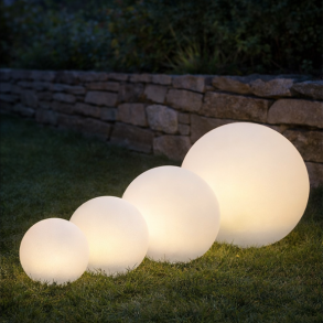 Solcelle LED lyskugler til haven � komplet s�t med 4 stk �15, �20, �25 og �30 cm
