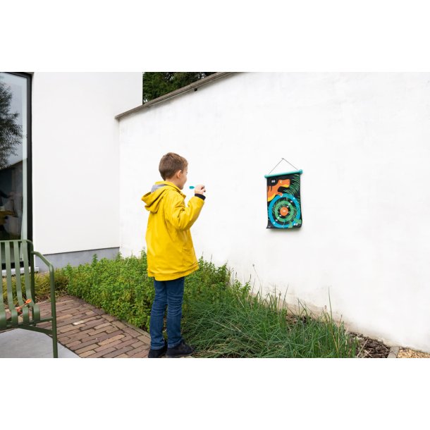 Magnetiskt dartspel med astronaut � barnv�nlig dart med 6 pilar