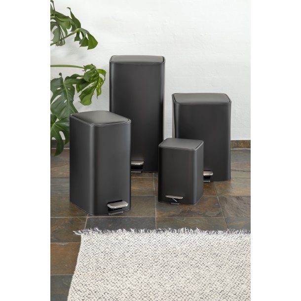 Steel-function, Fyrkantig svart soptunna 5 l