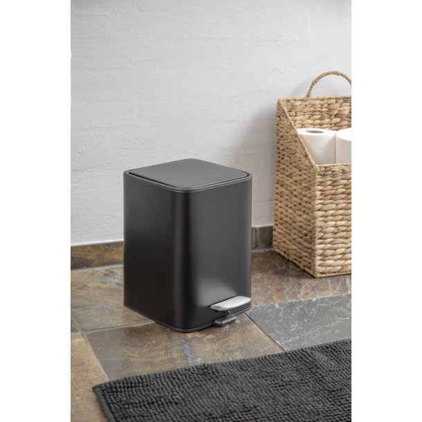 Steel-function, Fyrkantig svart soptunna 5 l