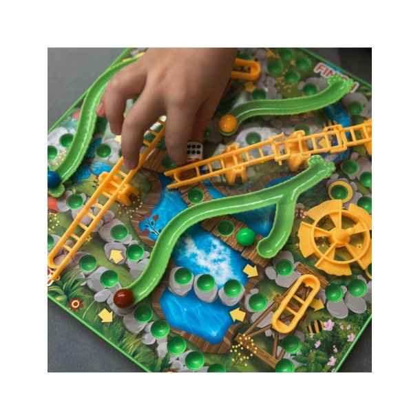 Stegar och ormar � klassiskt br�dspel fr�n 5 �r